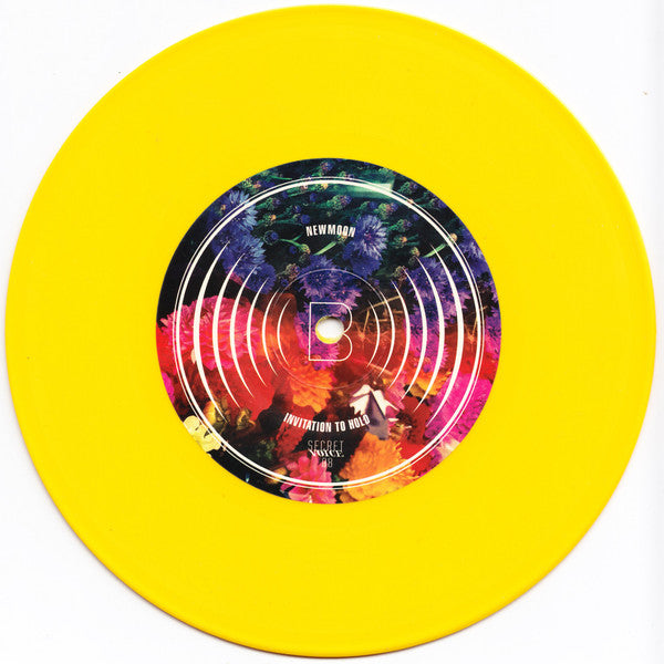 Newmoon : Invitation To Hold (7", Yel)