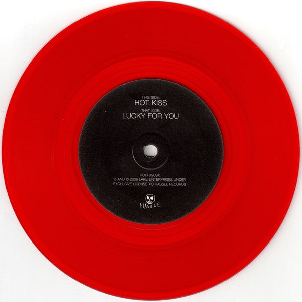 Juliette And The Licks* : Hot Kiss (7", Single, Red)