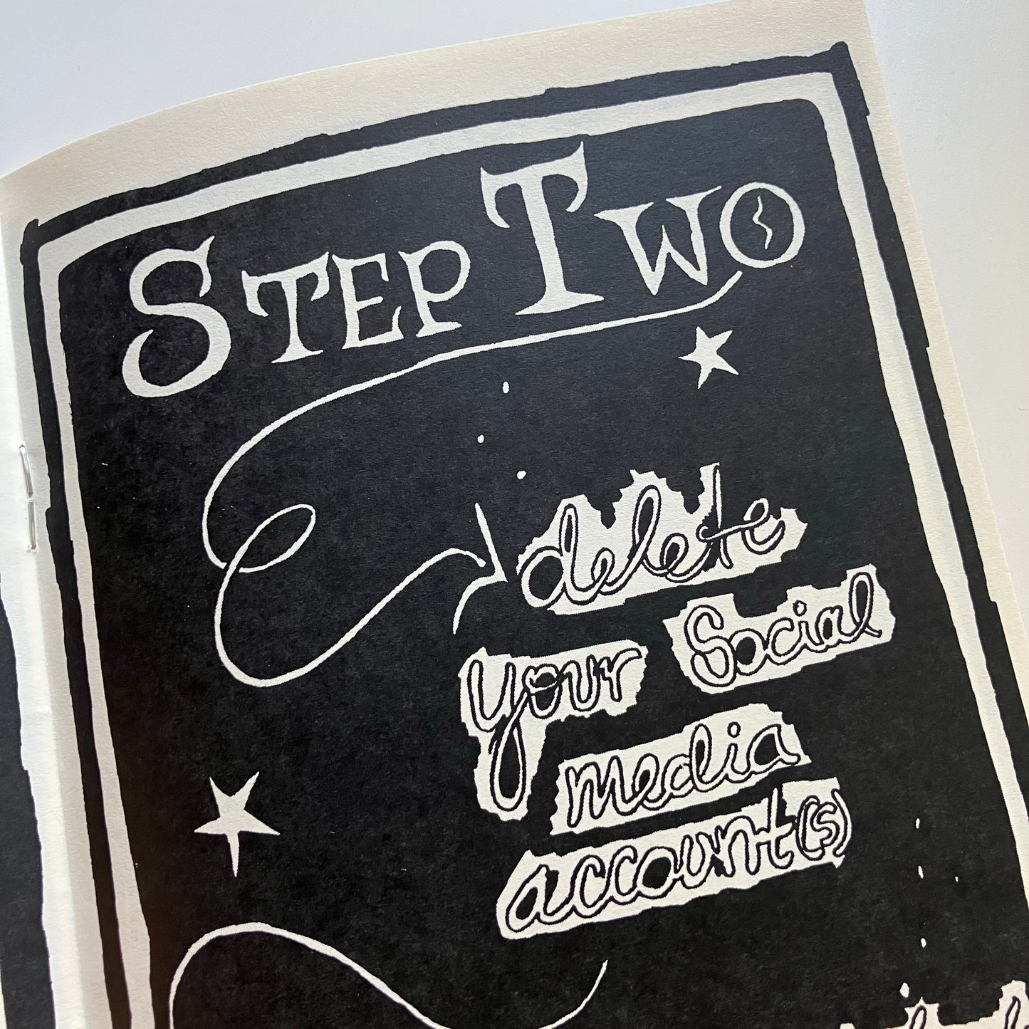 How to Get Off Social Media and Still Keep In Touch With Your Friends